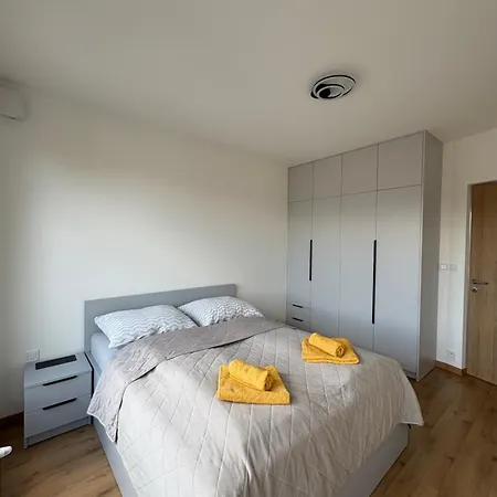 Fresh New In The Centrum Apartment